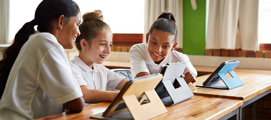 happy-students-in-classroom-image